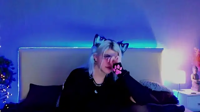 JoannLowe online show from 6, 3, 2025