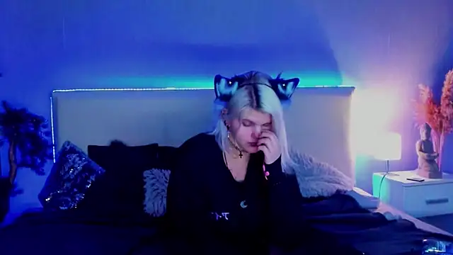 JoannLowe online show from 16, 3, 2025