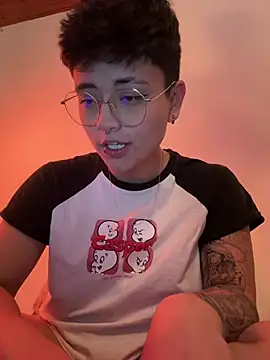 Ashley Chriss online show from 25, 1, 2025