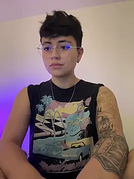 Ashley Chriss online show from 23, 2, 2025