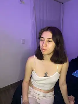 Catyloves online show from 5, 2, 2025