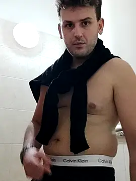 Snapshot of TheKing966 chatting on 24, 2, 2025 TheKing966 online show from 24, 2, 2025