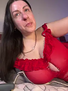 Snapshot of Evelinia chatting on 8, 6, 2026 Evelinia online show from 8, 6, 2026