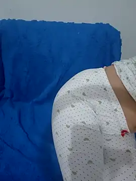 Snapshot of Liyan- chatting on 8, 7, 2026 Liyan- online show from 8, 7, 2026
