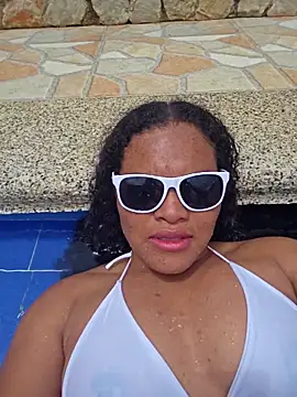 Snapshot of ALISSONREYEZ chatting on 9, 3, 2025 ALISSONREYEZ online show from 9, 3, 2025
