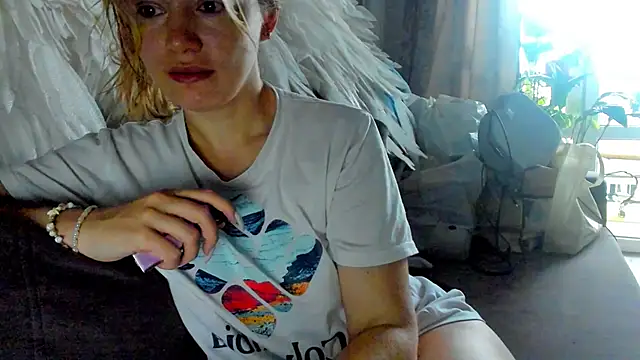 Snapshot of foxy_blond chatting on 30, 5, 2026 foxy blond online show from 30, 5, 2026