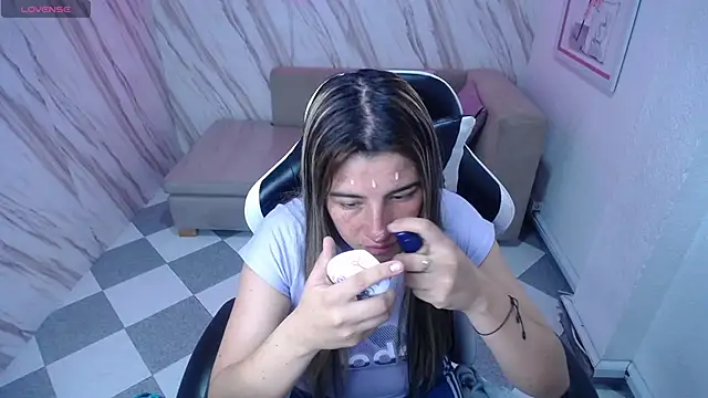 Snapshot of Valerie_b chatting on 28, 1, 2025 Valerie b online show from 28, 1, 2025