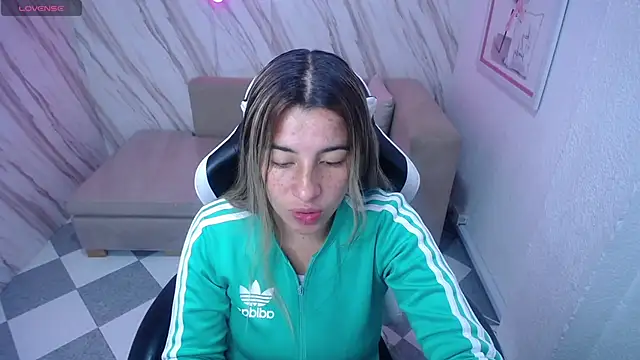 Snapshot of Valerie_b chatting on 13, 2, 2025 Valerie b online show from 13, 2, 2025