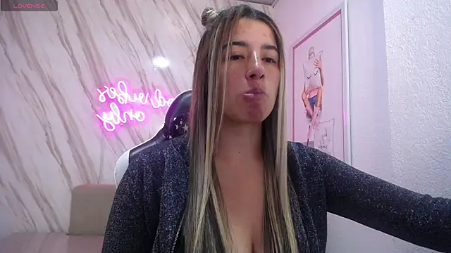 Snapshot of Valerie_b chatting on 18, 2, 2025 Valerie b online show from 18, 2, 2025