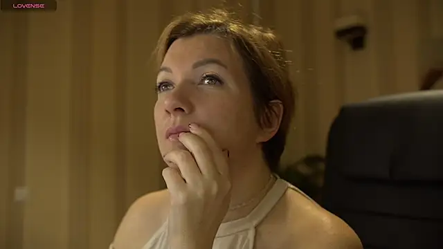 Snapshot of Katherine_Fox chatting on 13, 12, 2024 Katherine Fox online show from 13, 12, 2024