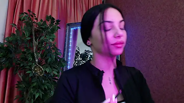 MissJuliax online show from 25, 11, 2025