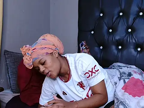 DarkDivva24 online show from 2, 3, 2026