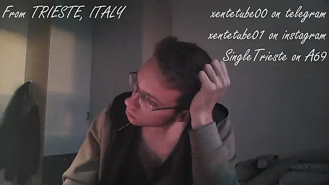 Snapshot of xentetube01 chatting on 14, 12, 2024 xentetube01 online show from 14, 12, 2024