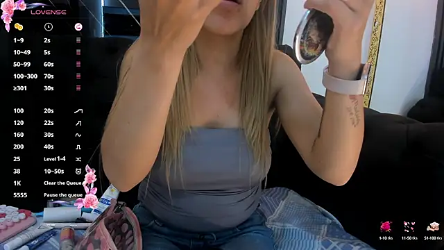 EvaaLovia1 online show from 3, 10, 2025