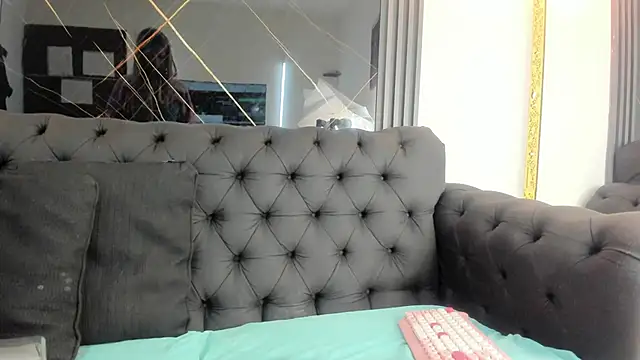 Snapshot of EvaaLovia1 chatting on 5, 2, 2026 EvaaLovia1 online show from 5, 2, 2026