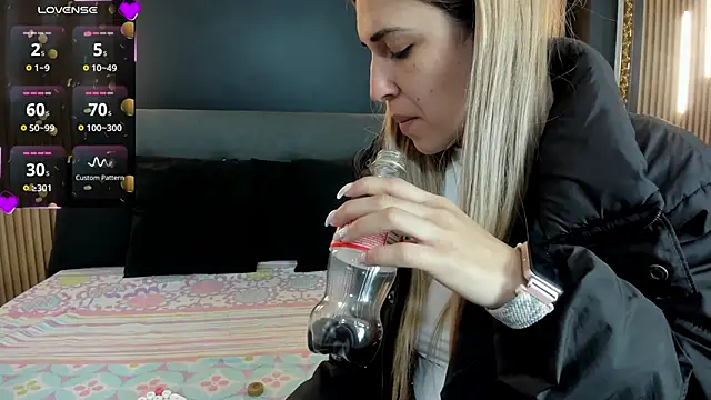 Snapshot of EvaaLovia1 chatting on 16, 2, 2026 EvaaLovia1 online show from 16, 2, 2026