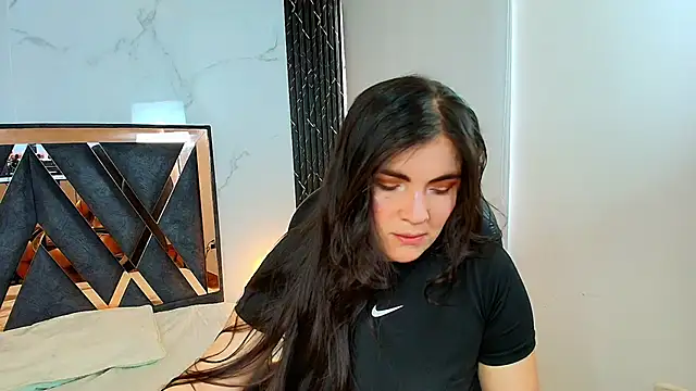 Amara vega online show from 6, 11, 2025