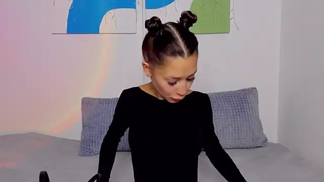Snapshot of SelenaRousey chatting on 13, 3, 2025 SelenaRousey online show from 13, 3, 2025