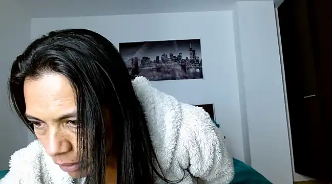 chicafitcaliente online show from 9, 1, 2025