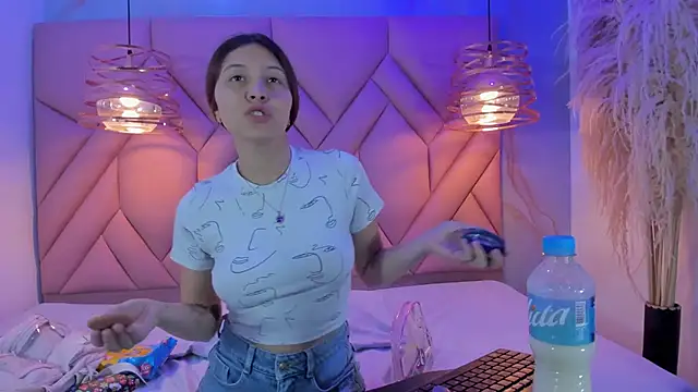 AngelaaCute  online show from 1, 2, 2025