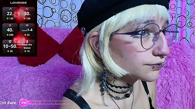 SukiFuyu  online show from 17, 10, 2025