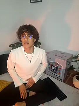 nickolas moon online show from 27, 12, 2024