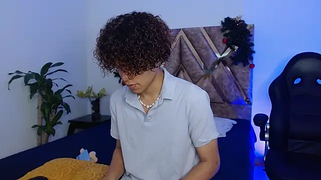 nickolas moon online show from 30, 12, 2024