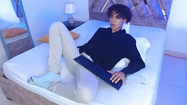 nickolas moon online show from 9, 1, 2025