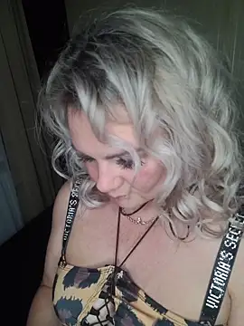 candy queeen online show from 10, 6, 2026