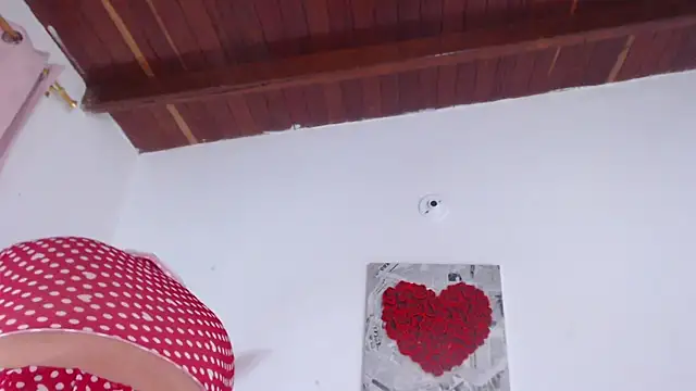 Amara Red online show from 10, 11, 2025