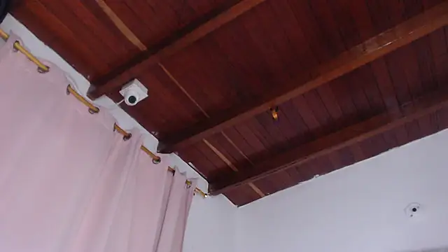 Amara Red online show from 2, 12, 2025