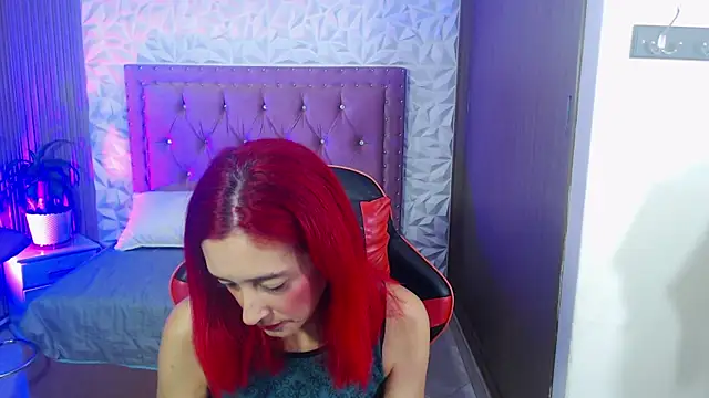 Snapshot of Ruby_Your_Milf chatting on 30, 4, 2026 Ruby Your Milf online show from 30, 4, 2026
