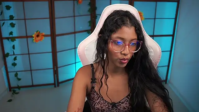 small emilie online show from 25, 9, 2025