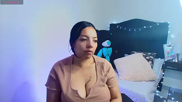 Snapshot of loren_tits24 chatting on 9, 6, 2026 loren tits24 online show from 9, 6, 2026