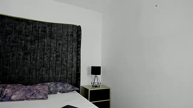 Snapshot of AnnyCherry_ chatting on 7, 5, 2026 AnnyCherry online show from 7, 5, 2026
