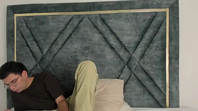 Ari sunshine  online show from 14, 12, 2025