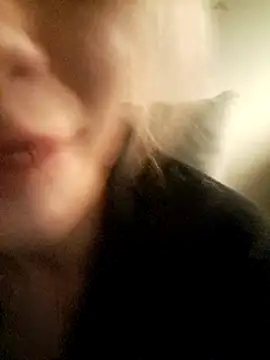 Snapshot of LillaFia chatting on 5, 10, 2025 LillaFia online show from 5, 10, 2025