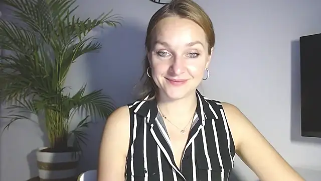 AliciaDesire online show from 3, 12, 2025