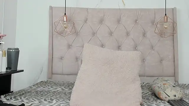 zamira 44 online show from 26, 9, 2025