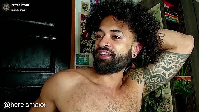 Snapshot of MaxG__ chatting on 1, 1, 2025 MaxG online show from 1, 1, 2025