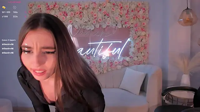 DolcieElliot online show from 7, 1, 2025