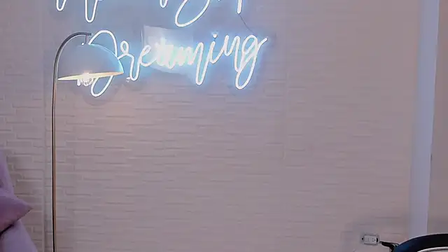 DolcieElliot online show from 7, 3, 2025