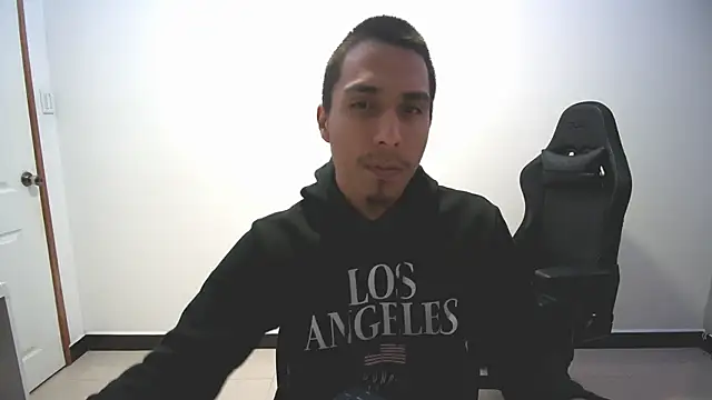 Snapshot of michaelhotbbc chatting on 24, 9, 2025 michaelhotbbc online show from 24, 9, 2025