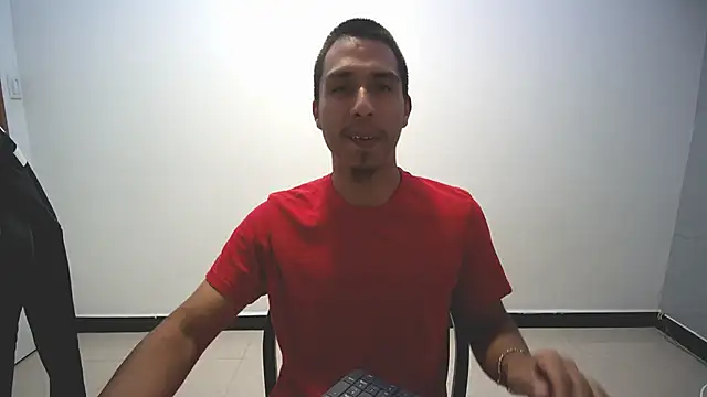 Snapshot of michaelhotbbc chatting on 25, 9, 2025 michaelhotbbc online show from 25, 9, 2025