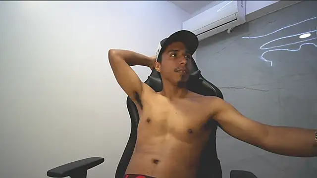 Snapshot of michaelhotbbc chatting on 27, 9, 2025 michaelhotbbc online show from 27, 9, 2025