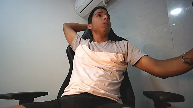 Snapshot of michaelhotbbc chatting on 12, 10, 2025 michaelhotbbc online show from 12, 10, 2025