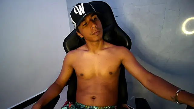 Snapshot of michaelhotbbc chatting on 20, 10, 2025 michaelhotbbc online show from 20, 10, 2025