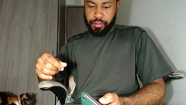 KaelMoreau online show from 11, 3, 2025