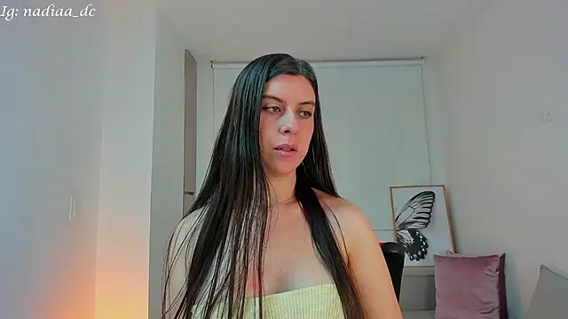 Nadiaa  online show from 17, 1, 2025