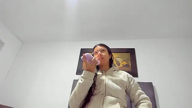 Vahiolet smith online show from 4, 2, 2026